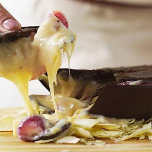 678K views · 6.7K reactions | Giant Chocolate Cream Egg Save this recipe: https://taste.md/2pfodXt | Sugar Fix | Facebook