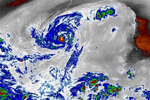 Storm surge warnings in 27 areas as 'Uwan' maintains strength | ABS-CBN News