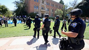 College protests updates: Police crackdown leads to hundreds of arrests