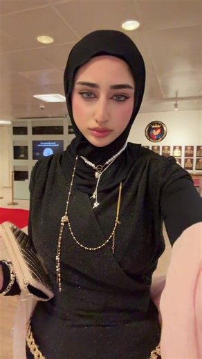 Stunning Hijab Inspiration for Graduation Outfits