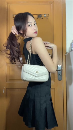 new favorite halter neck top😋💗🫶🏻 #haltertop #blackoutfit #tanktopwanita