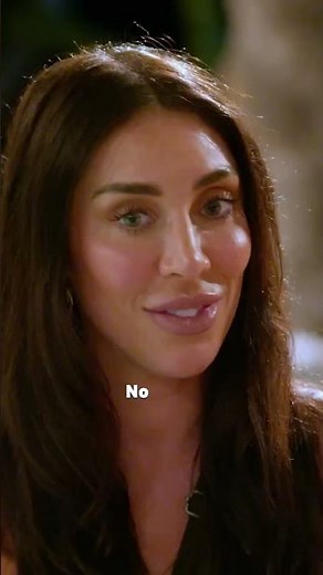 The very definition of an awkward hug 😅