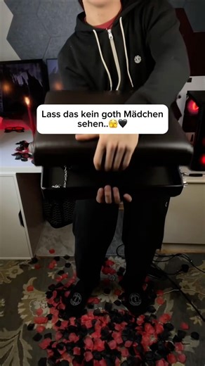 Wie gefällt es euch..🥺🖤 #pocketwatch #jewelry #goth #gothic