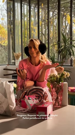 𝓔́𝓵𝓸𝓭𝓲𝓮 𝓖𝓸𝓼𝓼𝓾𝓲𝓷 🦄 | Et vous, votre maison elle sent quoi en vrai ? (On ne juge pas, promis)👇 Mettre des pétales de rose dans sa vie, c’est un peu devenu ma... | Instagram