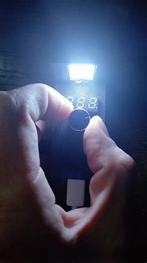 Innovative Quick Desk Lamp Design