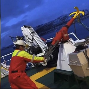 55K views · 401 reactions | Boom Pneumatic Line Thrower can be DANGEROUS, if not operated correctly. Stay Safe......and "Chin that Strap".  #pneumatic #shipsafety #safety #maritimeindustry #seafarers #marineinsight #marine_insight #shipping | Marine Insight | Facebook