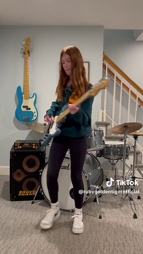 I Can’t Help Myself (Sugar Pie Honey Bunch) Bass Tutorial