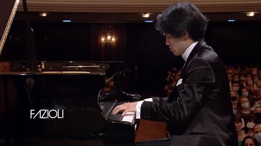 Canada's Bruce Xiaoyu Liu has won 1st prize at the 18th International Fryderyk Chopin Piano Competition | CBC Music