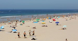 Praias do Algarve, Almada, Cascais e Nazaré com vigilância a partir de amanhã