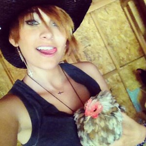 Paris Jackson Creates Makeup Tutorial, Admits "I Have Acne"