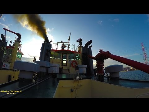 40 Year Old TugBoat | Startup | Wheelhouse | 2200hp