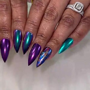 Spectacular Mardi Gras nails by @reireishnailart using Teal Chrome. 🎆💚🎉💜📿💛 | Daily Charme