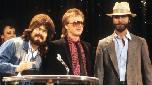 1982 Country Classic That Almost Wasn’t Played on the Radio