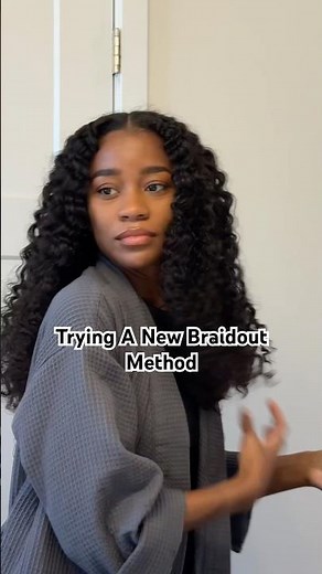 Trying New Braidout Method-really has me loving the middle part! #braidout #middlepart #naturalhair
