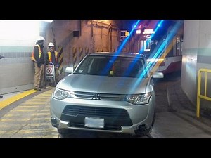 Wrong turn: Car ends up on underground Toronto streetcar tracks