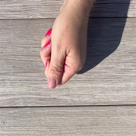 So Gloss Gel Wraps are applied directly on to your nail, you get instant results. Just stick, file & top coat.Each package of gel wraps come with 16 easy to apply wraps. Say good bye to chipping & smudging. The nail wraps are made of gel, so they don't chip or smudge like nail polish. The best part? NO DRY TIME!On average these nail wraps last 4-8 days. If you put a layer of clear gel over the wraps, they can last up to 2 weeks.To remove, simply peel off. No chemicals are needed.Every set comes 