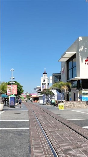 The Grove Is One of LA’s Best Shopping Spots 🌴✨