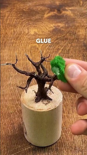 DIY Pocket-size diorama with a tree twist 🤳