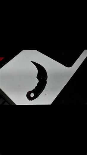 learning some skills with the karambit ib:@Jpk Tech #minimalist #techtok #fyp #setup #clean