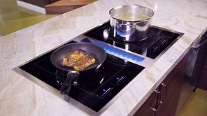 A cooktop with a built-in downdraft is all you'll ever need <3 Come...