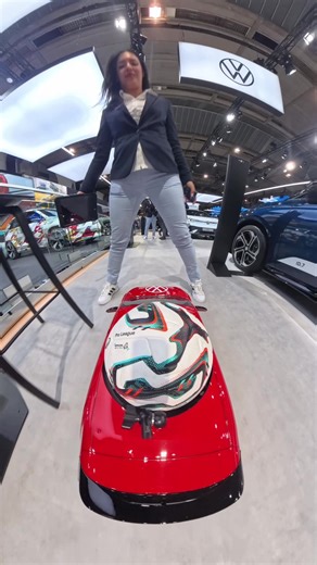 No game last weekend at Jupiler Pro League. So, our Tiny ID. Polo GTI had some fun at the Brussels Motor Show instead. Can you count the panna's? ⚡️⚽