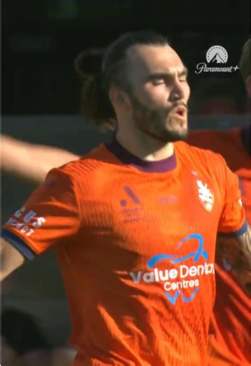 Nick D'Agostino Scores First Goal for Brisbane Roar