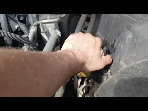 How to Check Oil Level in a GMC Sierra (2007–2013)