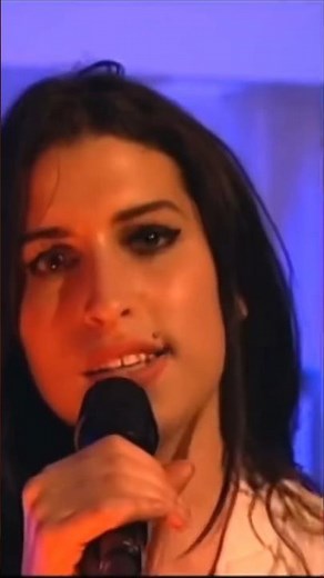"Stronger Than Me" Acoustic feat Femi Temowo Glastonbury 2004 #amywinehouse #amy