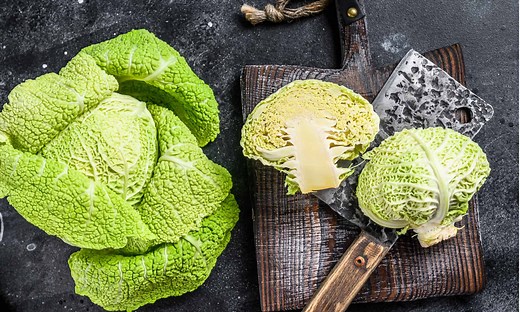 Savoy Cabbage vs Green Cabbage: What’s the Difference?