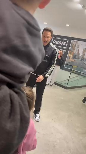 Olly Murs on film receiving his fizzy bag! Thank you Lauren Ashleigh and Kelly Sheehan for the delivery to Manchester today! Olly Murs “these are the best sweets” and we totally agree with you Olly! 🍬🍭 #ollymurs #bestsweets #dreambites #bristol | Kelly Fearnley