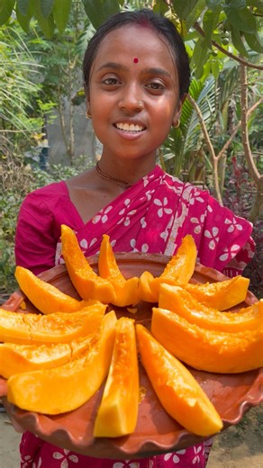 🍒🌳Fresh Ripe Papaya from Our Home Garden | Sweet Village Life🥑