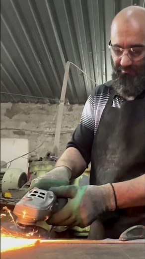 Craftsman's Masterpiece: Handcrafted Knife Making Process