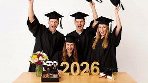 BreezeHug 2 Pcs Class of 2026 Graduation Keepsake Box Senior 2026 Gift Memory Chest Wooden Box with Hinged Lid Engraving Graduation Gift Boxes for Him or Her Graduate Grad Keepsake Memory Storage