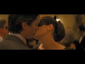 batman and batgirl kiss