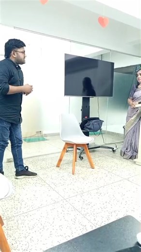 Students of the English Journalism course are writing on assigned topics and presenting their work with confidence. Today’s session was led by Ayesha Kabir, Head of English Web, Prothom Alo — a truly inspiring class. #BIJEM #JournalismTraining #LearningByDoing | BIJEM