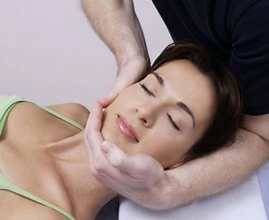 Do Chiropractors Break Your Bones? ~ Get discounts for chiropractic services: https://goo.gl/kYQkwA Read more: http://healthforallwomen.com/chiropractic-cracking | Health For All Women