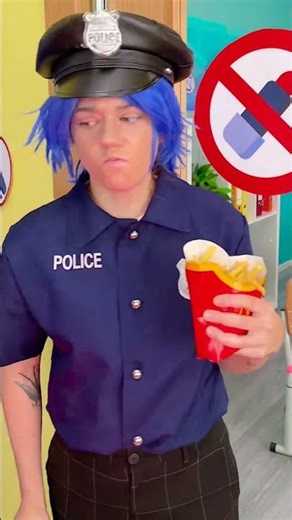 خدعة أحمر الشفاه الذكية! 💄😂 #قصير #مكياج