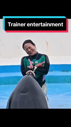 Trainers Balancing Dead Fish on Orcas: Entertainment or Exploitation?