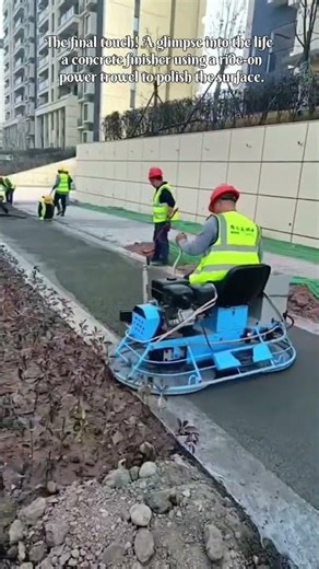 Power Trowel Machine in Action
