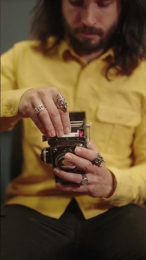 How to load film in a Rolleiflex 2.8f