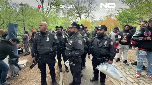 Marijuana smokers celebrate 420 in New York