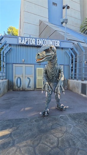 Universal_Studios_Life on Instagram: "Universal Studios Hollywood, California 📍🌐 @unistudios Welcome to Raptor Encounter! 🦕 Blue the famous intelligent Velociraptor from Jurassic World who stars in the Raptor Encounter at Universal Studios Hollywood offering guests a thrilling, up close photo opportunity with a realistic life-sized puppet guided by a trainer! Have fun!✨️"