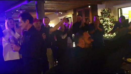 37K views · 1K reactions | Continua il grande successo di Gigione con il brano Coscialonga che si canta e si balla in tutto il mondo | Gigione | Facebook