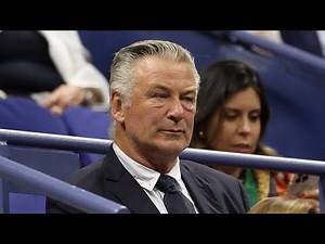 Alec Baldwin returns to SNL to mock Fox News’ Harris interview