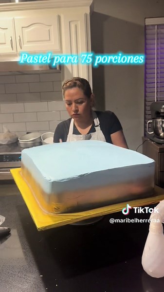 Pastel cuadrado de piña y coco 3 leches