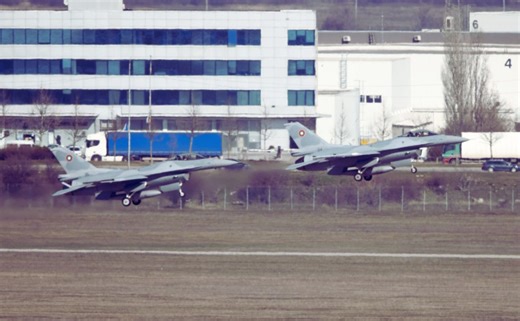 Bulgarian Military Explained the F-16 Training Flights Seen Over Sofia - Novinite.com - Sofia News Agency