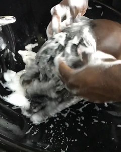 SIRI DREADS SHAMPOO WITHBTEATREE OIL HAS SO MANY BENEFITS NOT ONLY WASHING BUT STIMULATING OF UR HAIR GROWTH UTAPENDA TU GET IT IN ALL BESTLADYSHOPS, or CALL US 0712888242 Retwist & styling is 1500/= @tonyairohairproducts | Tony Airo | Facebook