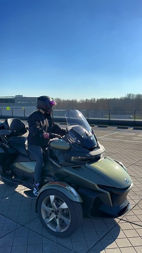 Can-Am Spyder RT: Sea to Sky Adventure