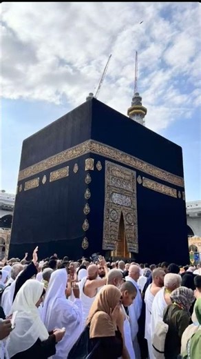 #madina মদিনার সবুজ মিনার ডাকছে আমায় আয়#viralvideo