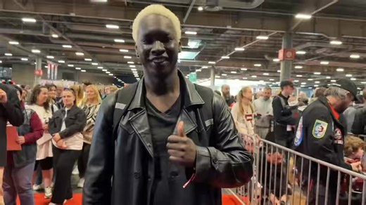 Comic Con France in Paris was pure bliss! Thousands of good people gathered to share our love for a certain Slayer! Je t’aime! | James Marsters - The Official Page